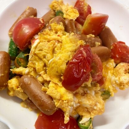 aoi++さん、トマトと卵の中華炒めを作りました♪オクラとソーセージでボリュームアップしました。とても簡単で、しかも美味しかったので、また作ってみますね❣️